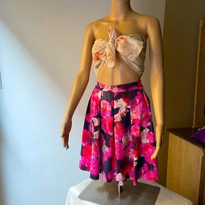 Floral pink stretchy skirt